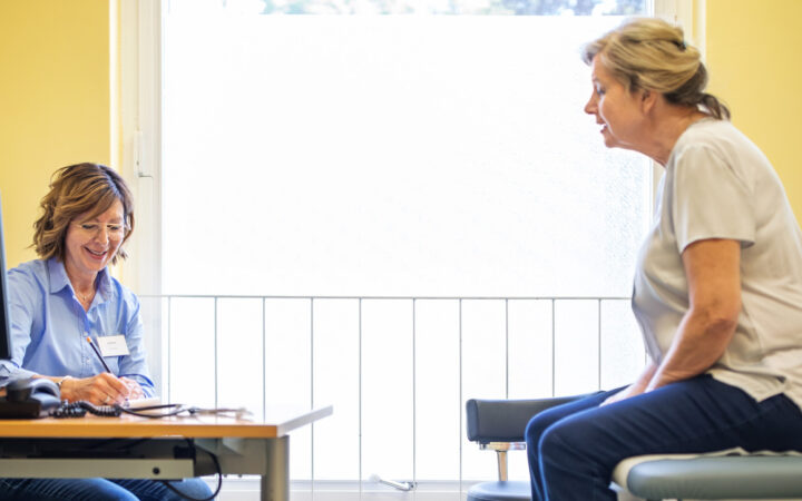 rehabilitation ylempi AMK -ammattilainen asiakkaan kanssa