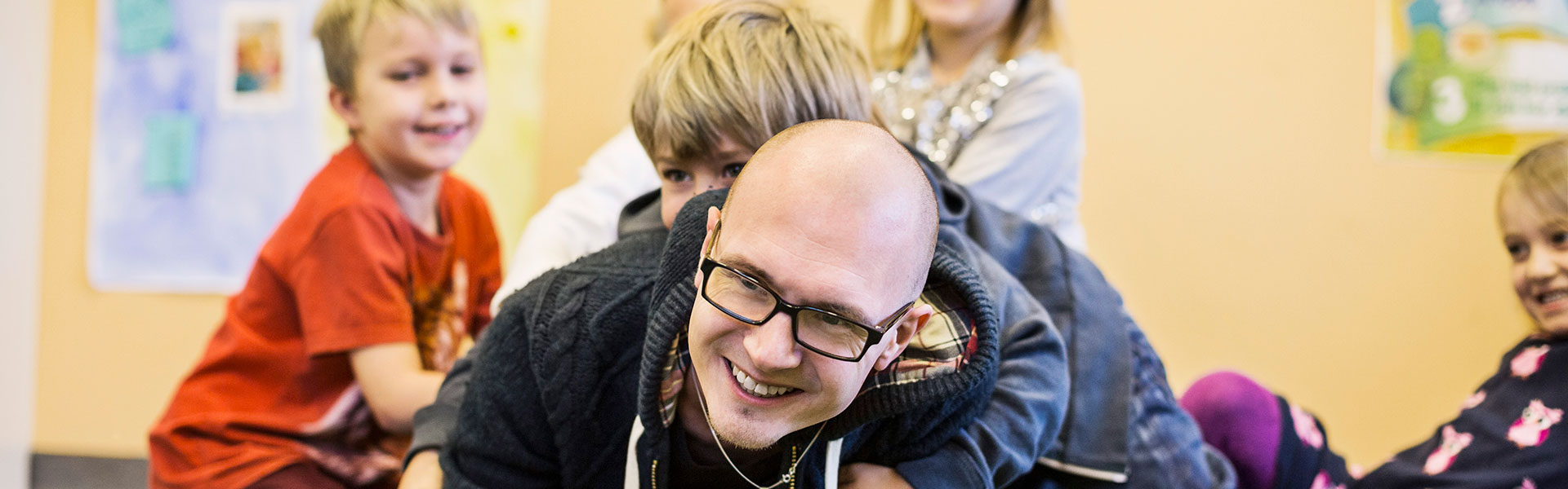 Lapsi-_ja_nuorisoryhman_ohjaaminen